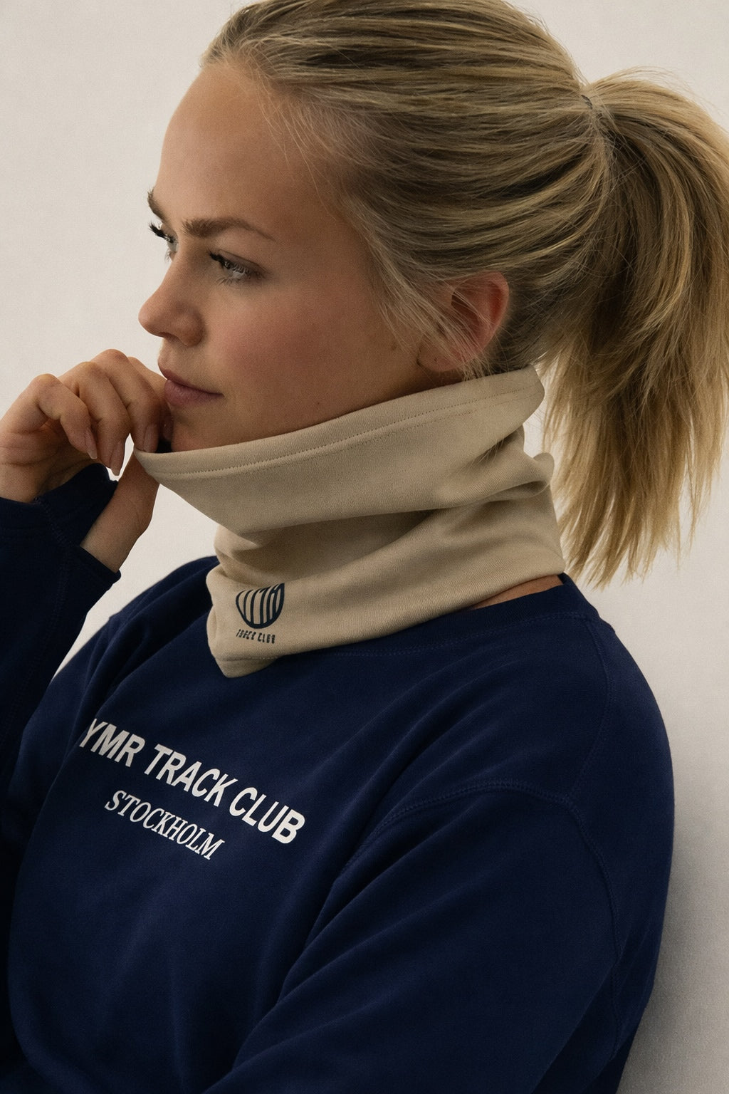 Åsunden Neck Gaiter Sand Scarf YMR Track Club