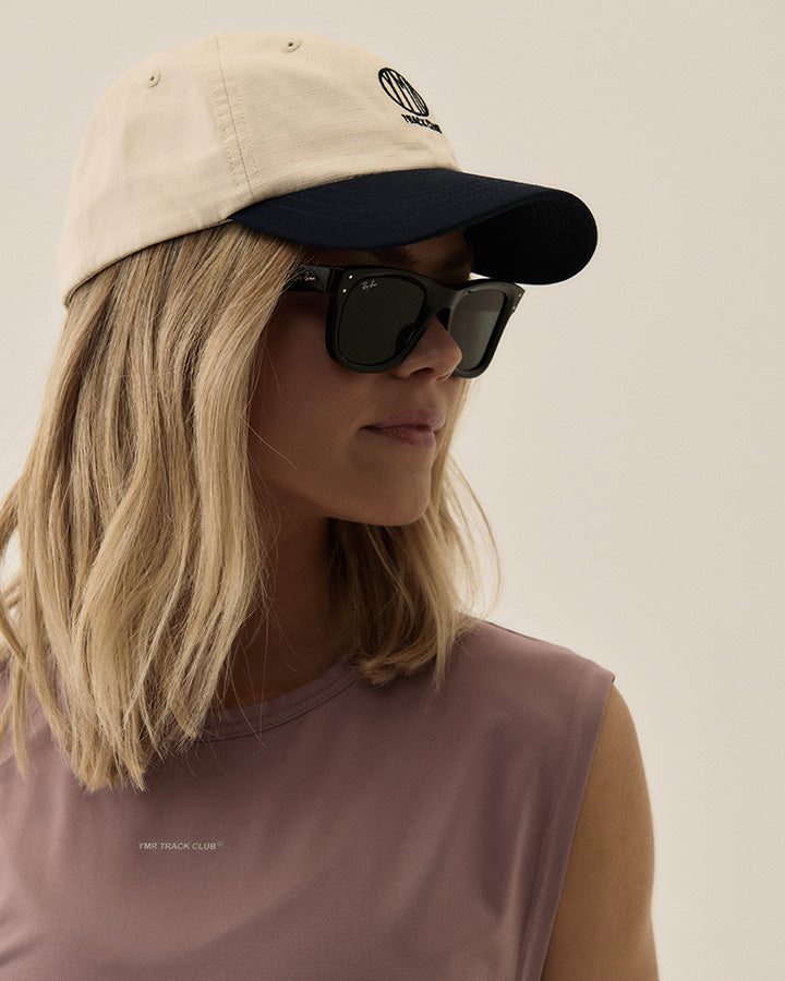 Sandhamn Socks + Sandhamn Cap Off-White/Navy YMR Track Club