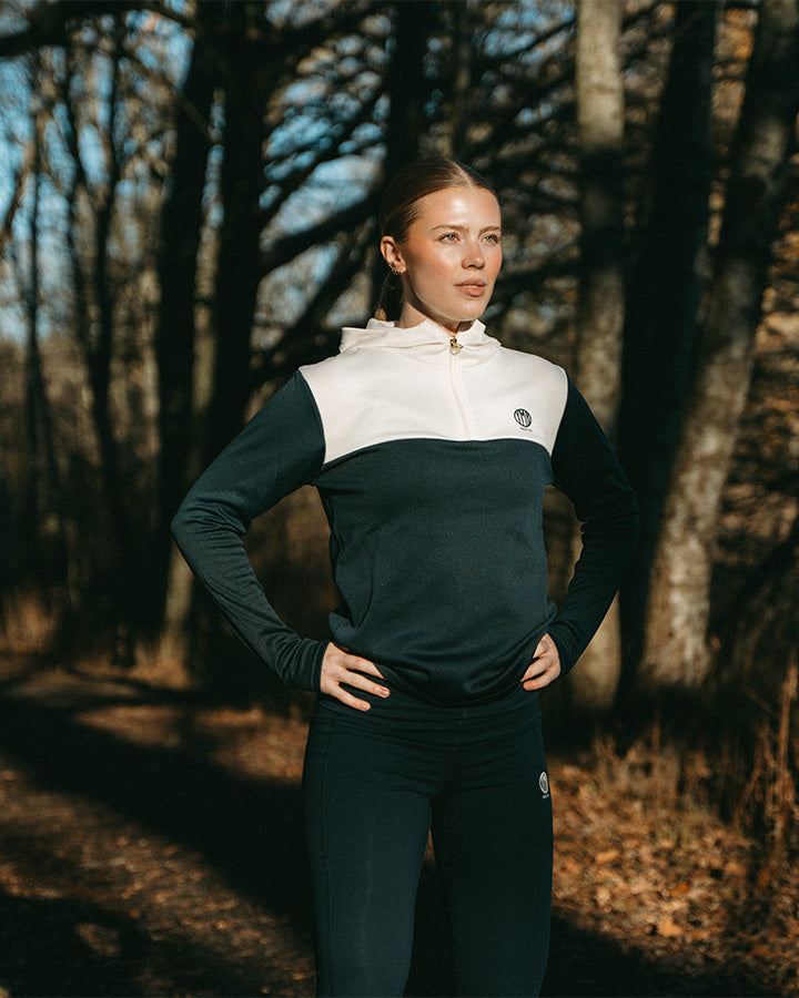 Åsunden Ladies Half Zip Hoodie Off-white/Navy Hoodie YMR Track Club   